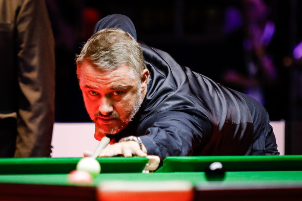 Stephen Hendry MBE